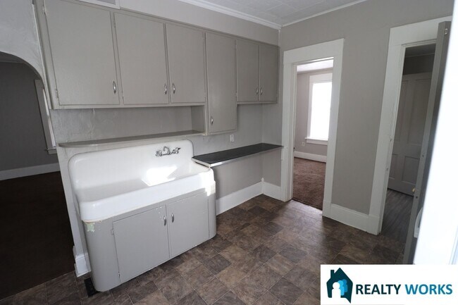 Building Photo - 1919 Washington St