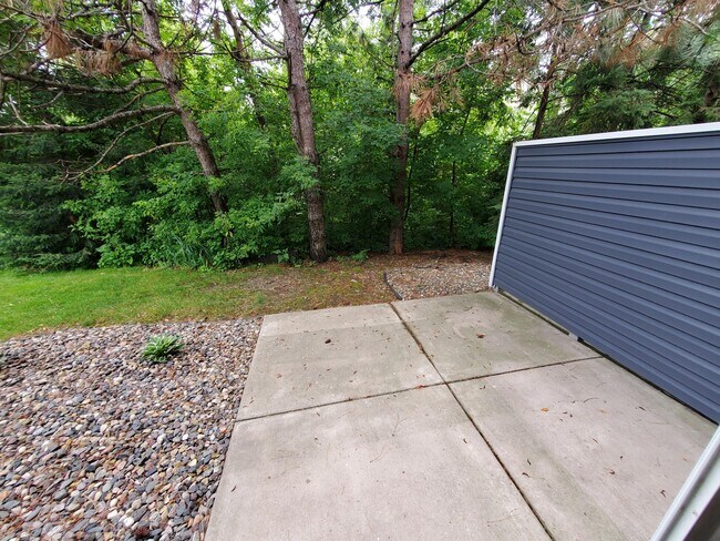 Building Photo - 1810 Donegal Dr