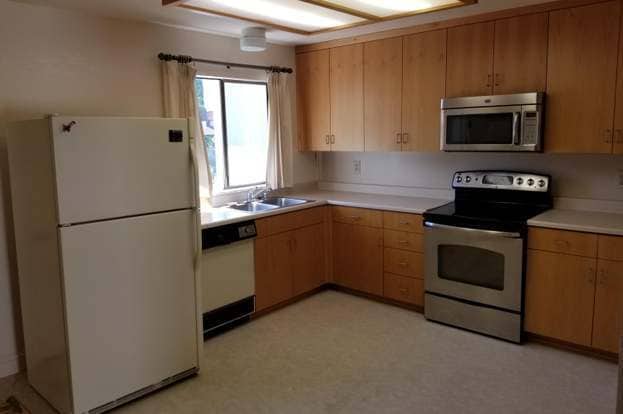 Building Photo - 875 Tanglewood Dr