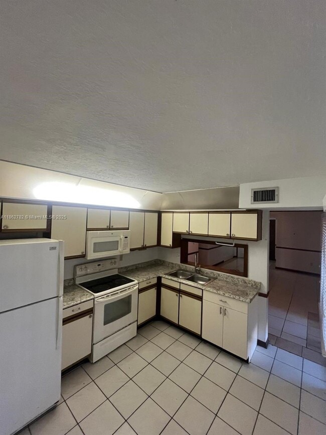 Foto del edificio - 1021 Adams Ave