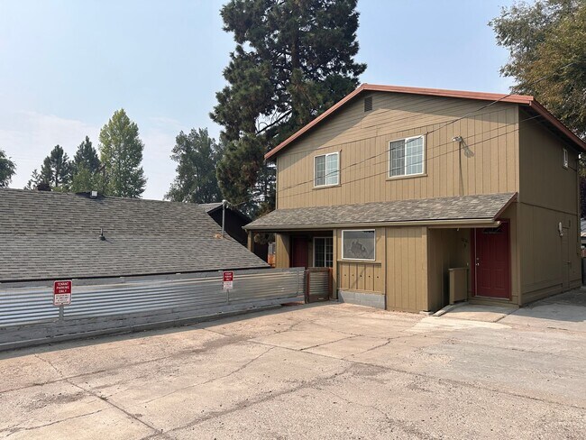 Foto del edificio - 1018 NW Ogden Ave