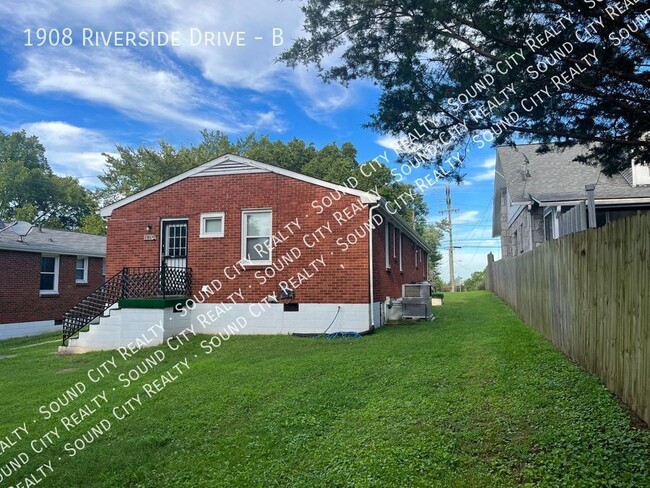 Building Photo - INGLEWOOD EAST NASHVILLE Duplex 2/1 bath 9...