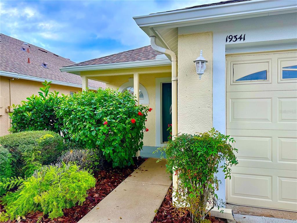 Foto principal - 19341 Weymouth Dr