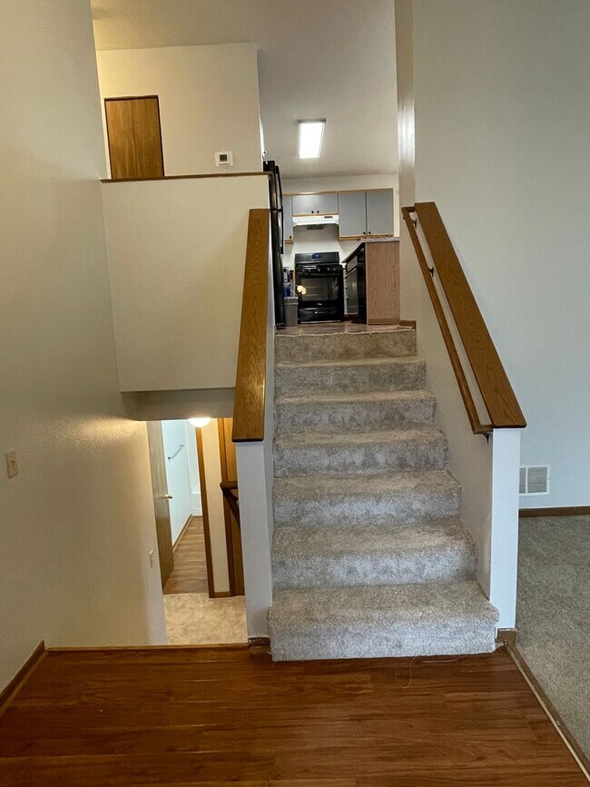 Building Photo - 4 Bedroom, 2 Bath Home for Rent