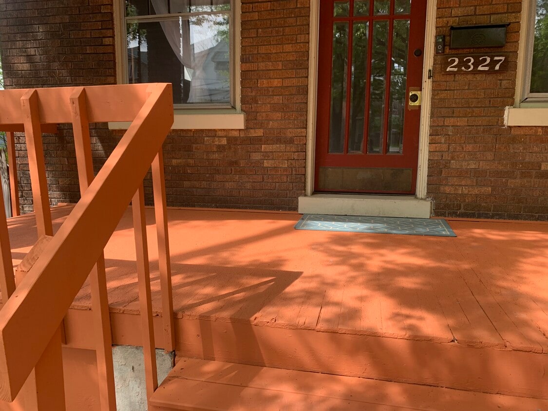 Primary Photo - 2327 Ravine St