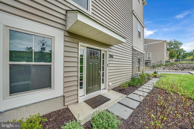 Building Photo - 26 Treyburn Dr