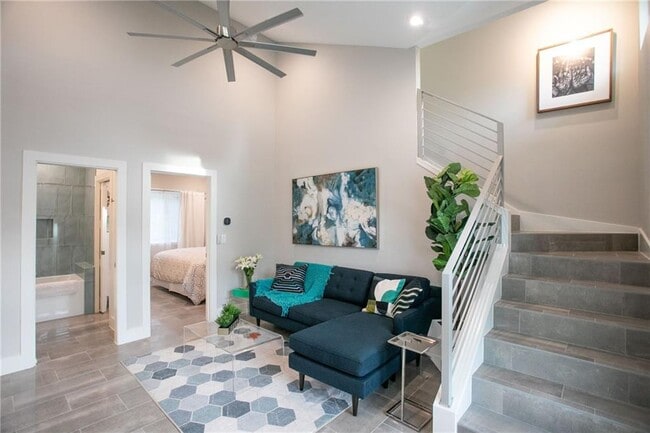 Foto del edificio - 6613 Woodrow Ave
