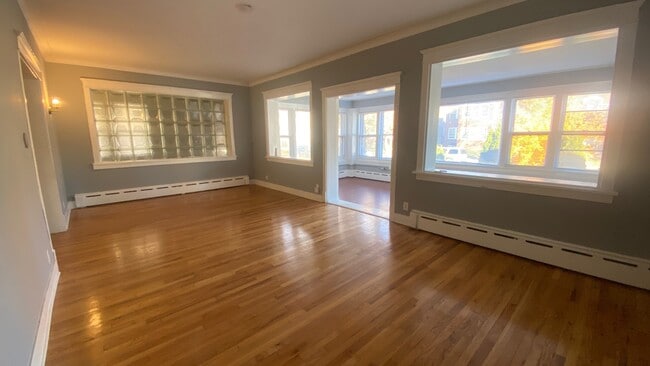 Foto del edificio - 7324 S Oglesby Ave