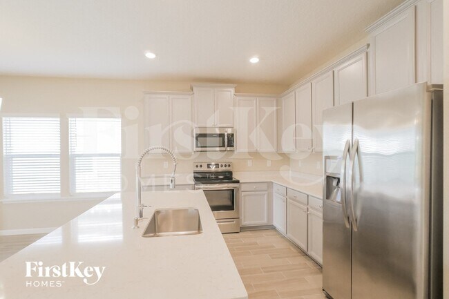 Foto del edificio - 332 Stone Arbor Ln