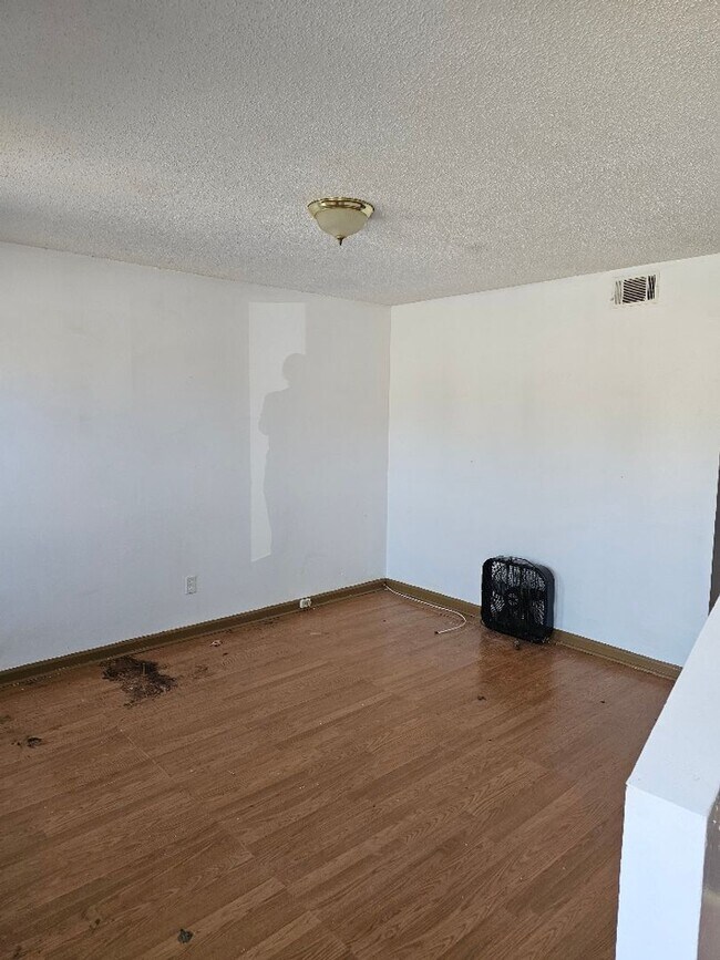 Foto del edificio - 2 BR TOWNHOME