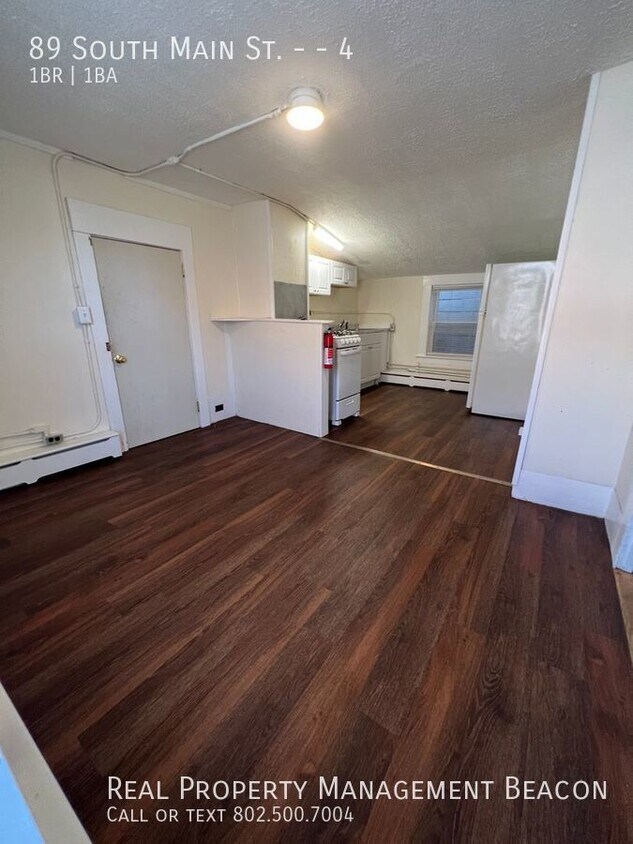 89 S Main St Unit 4, Hartford, VT 05001 Room for Rent in Hartford, VT