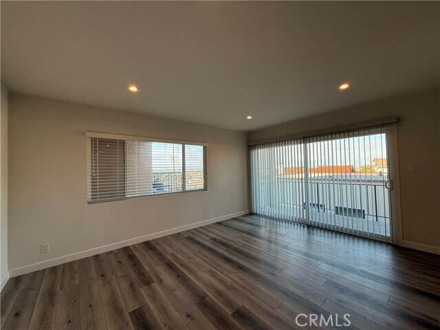 Foto del edificio - 657 W 24th St