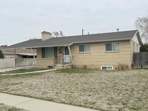 Building Photo - 193 Nicoletti Dr