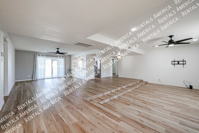 Building Photo - 1430 E Bell De Mar Dr