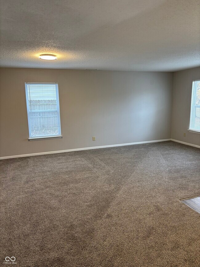 Foto del edificio - 1380 King Maple Dr