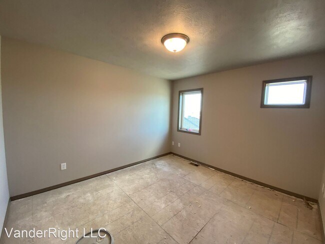 Building Photo - 3 br, 2 bath House - 6815 W Gresford Pl