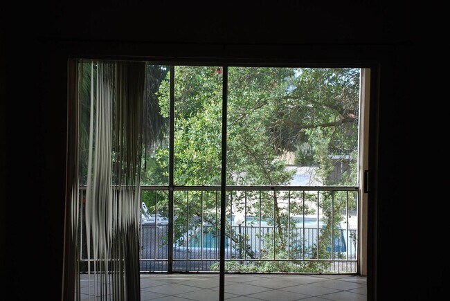 Foto del edificio - 632 NW 13th St