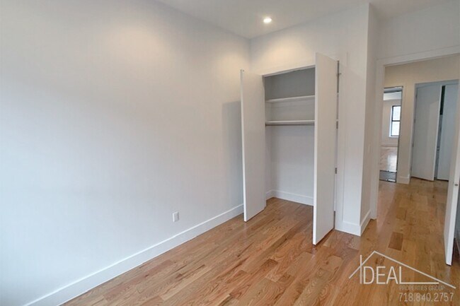 Building Photo - 263 Rogers Ave