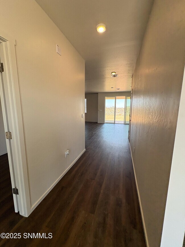 Foto del edificio - 3079 Gladstone St