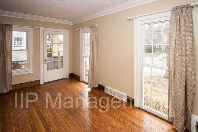 Foto del edificio - Charming 3BD Home in University Hts!