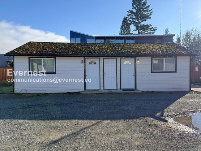 Building Photo - 43414 SE N Bend Way