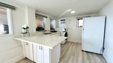 Building Photo - 4559 Sierra Dr