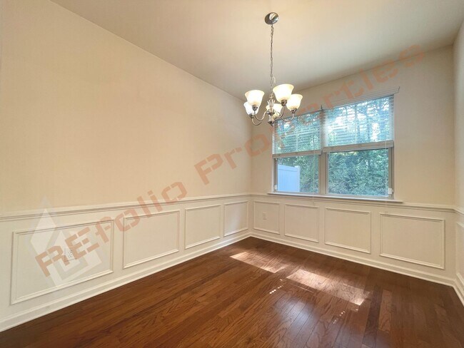 Foto del edificio - 429 Manchester Park Ln