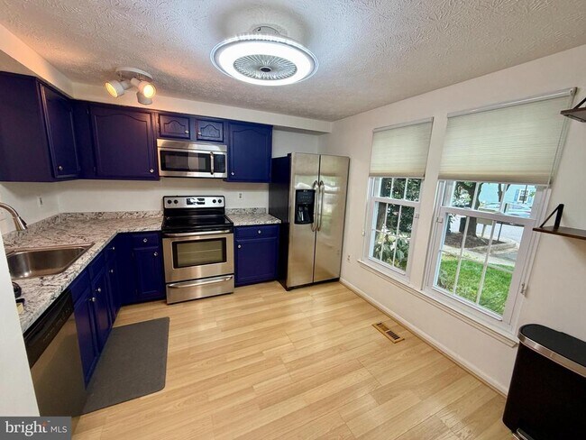 Foto del edificio - 9619 Glendower Ct