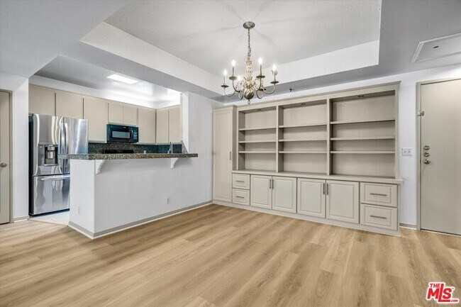 Foto del edificio - 2222 Beachwood Dr