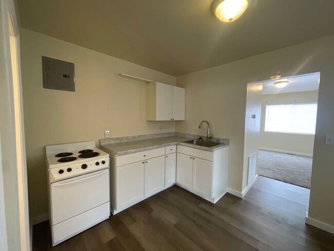 Building Photo - 251 W 100 N