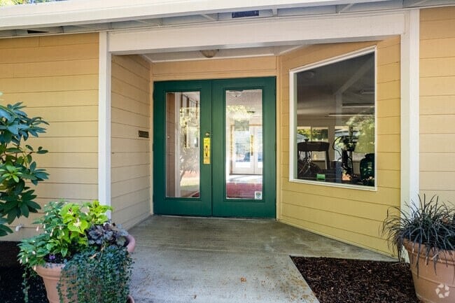 Fotografía del edificio - 13216 NE Salmon Creek Ave