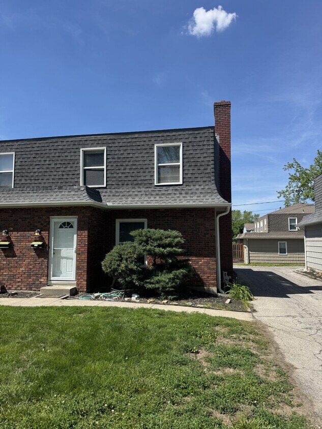 Foto principal - 7108 W 67th St
