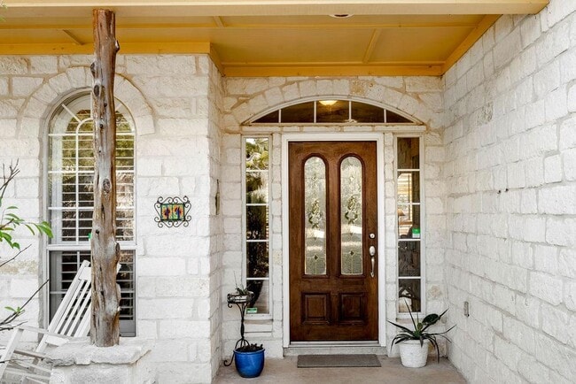 Foto del edificio - 11 Elmwood Cir