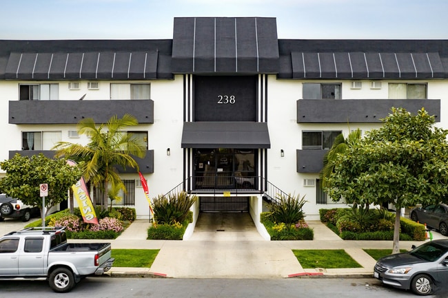 Building Photo - 238 S Serrano Ave