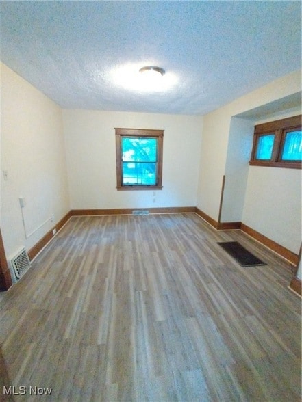 Building Photo - 207 E Lucius Ave