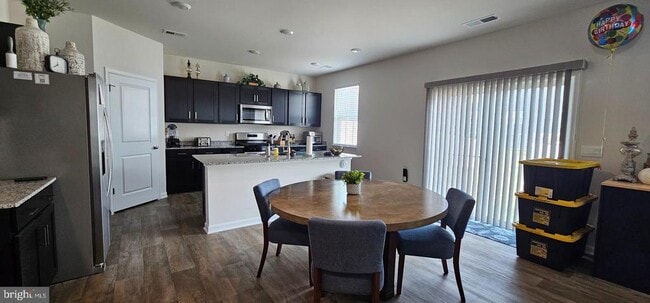 Building Photo - 124 Clerkenwell Dr