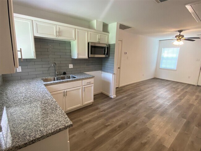 Building Photo - 5217 Malmedy Rd