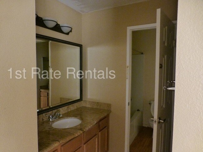 Foto del edificio - Near UCR, Shopping, and the Freeway!