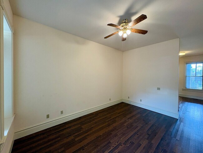 Building Photo - 2406 S 10th St