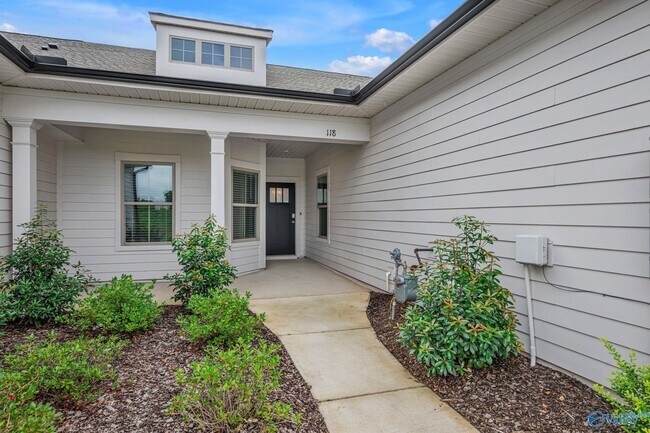 Building Photo - 118 Rugby Dr