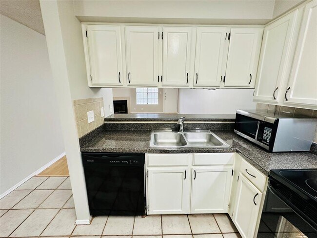 Foto del edificio - 2215 Post Rd