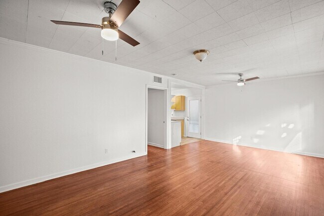 Building Photo - 1707 Alguno Rd