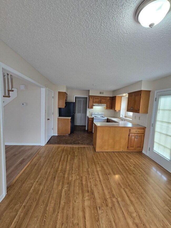 Foto del edificio - 6642 W 152nd St