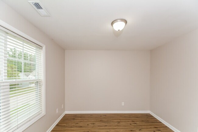 Foto del edificio - 1218 Braemar Highland Dr