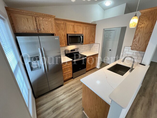 Building Photo - 3568 Milhaven Rd