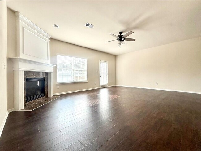 Foto del edificio - 5579 Lindeman Ln