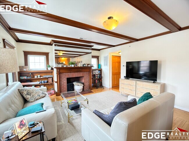 Building Photo - 34 Bentley St