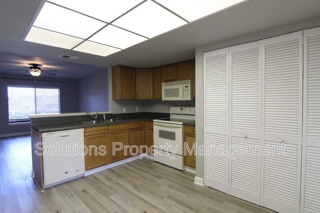 Foto del edificio - 1515 Huntington Ln