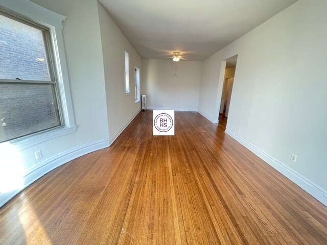 Foto del edificio - 3915 N Pine Grove Ave
