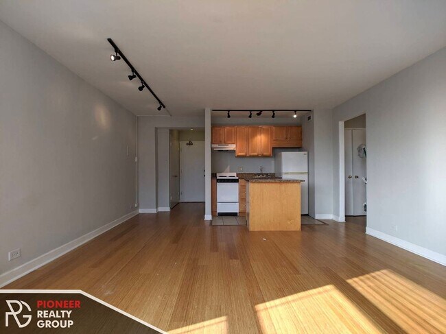 Foto del edificio - 445 W Wellington Ave